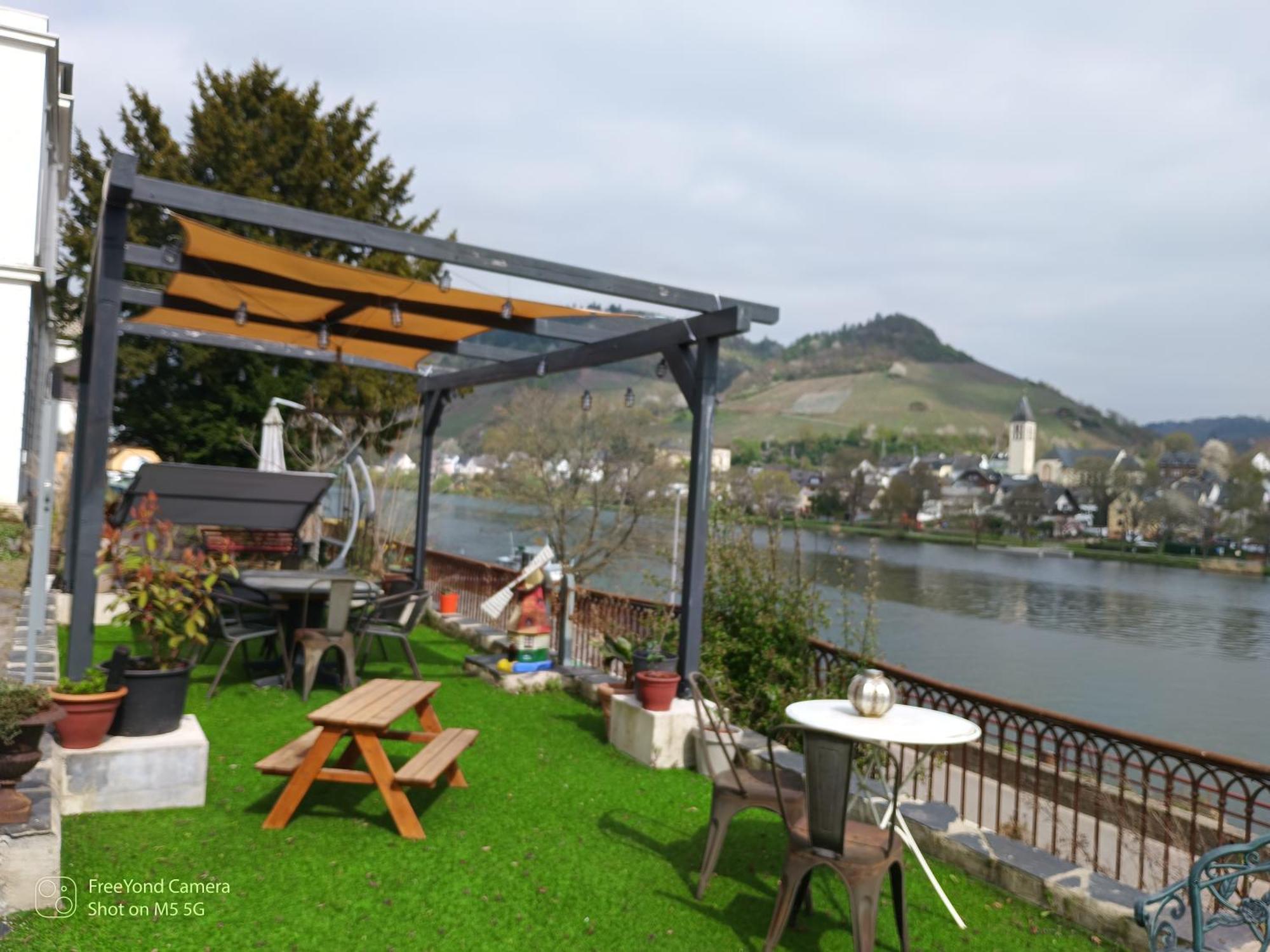 Voll Ausgestattete Wohnung Mit Moselblick الف المظهر الخارجي الصورة